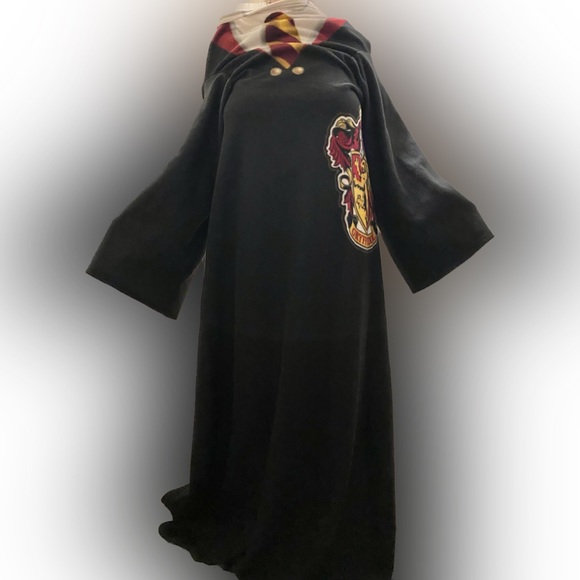 Harry Potter Gryffindore Snuggie - Picture 1 of 4